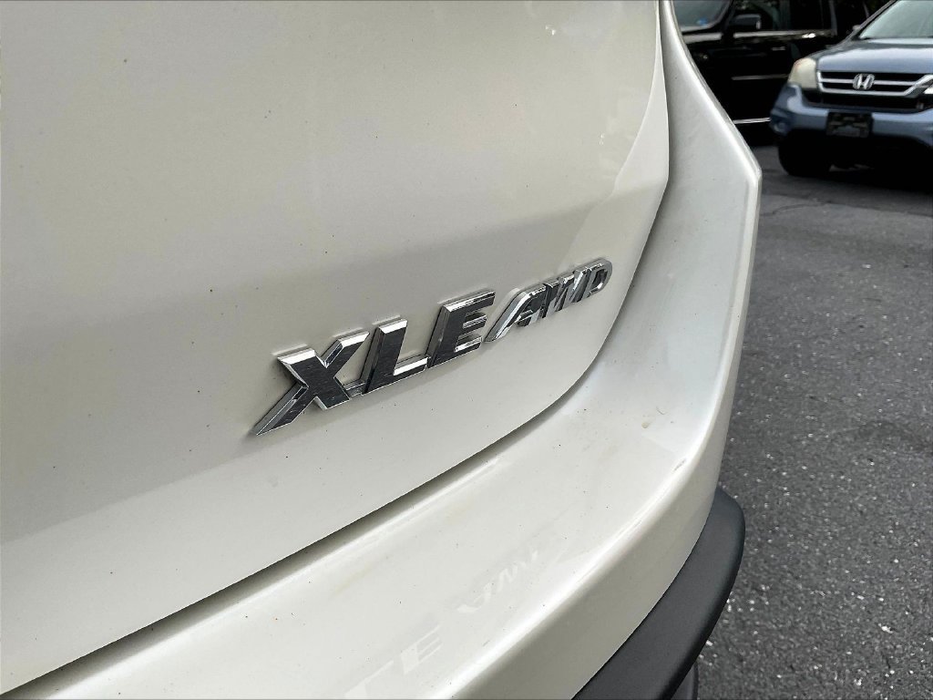 Used 2019 Toyota Highlander XLE AWD/4WD image 27