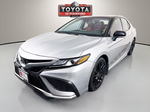 Used 2023 Toyota Camry XSE AWD/4WD image 3