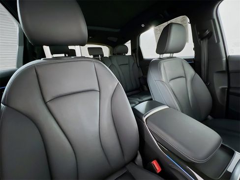 Used 2025 Audi Q7 3.0T Premium Plus image 30