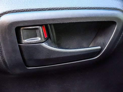 Used 2020 Toyota Tacoma SR image 9