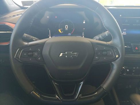 Used 2025 Chevrolet TrailBlazer RS w/ Convenience Package AWD/4WD image 17