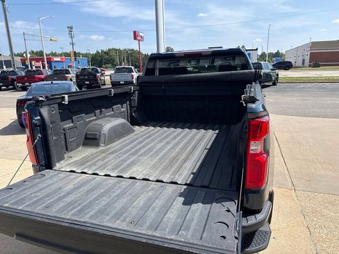 Used 2019 Chevrolet Silverado 1500 RST AWD/4WD image 12