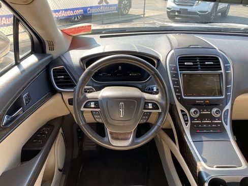 Used 2019 Lincoln Nautilus Select AWD/4WD image 22