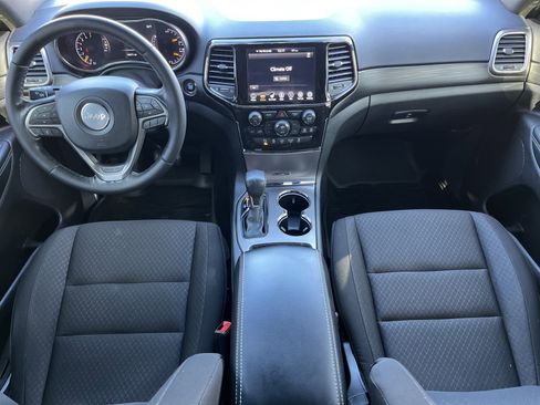 Used 2021 Jeep Grand Cherokee Freedom Edition image 3