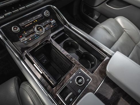 Used 2021 Lincoln Navigator L Reserve image 19