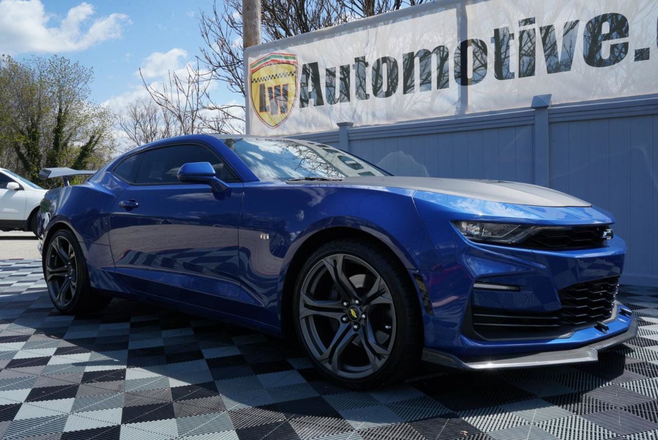 Used 2020 Chevrolet Camaro SS RWD image 3