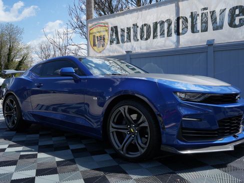 Used 2020 Chevrolet Camaro SS RWD image 3