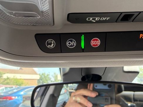 Used 2019 Chevrolet Volt LT FWD image 24