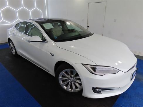 Used 2018 Tesla Model S 100D AWD/4WD image 5
