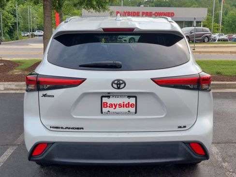 Used 2023 Toyota Highlander XLE FWD image 24
