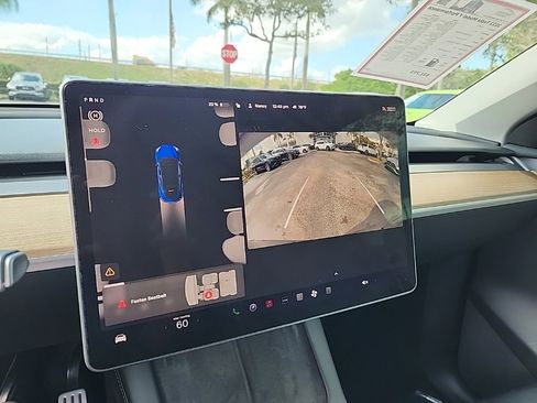 Used 2022 Tesla Model Y Performance image 26