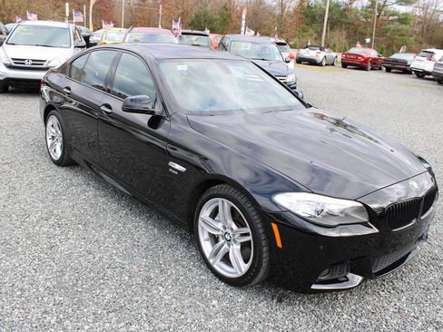 Used 2011 BMW 550i xDrive Sedan image 4