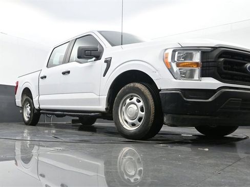 Used 2022 Ford F150 XL w/ Trailer Tow Package image 9