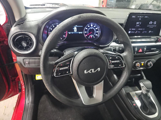 Used 2023 Kia Forte LXS FWD image 4