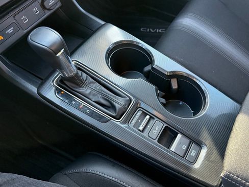 Used 2025 Honda Civic Sport image 17