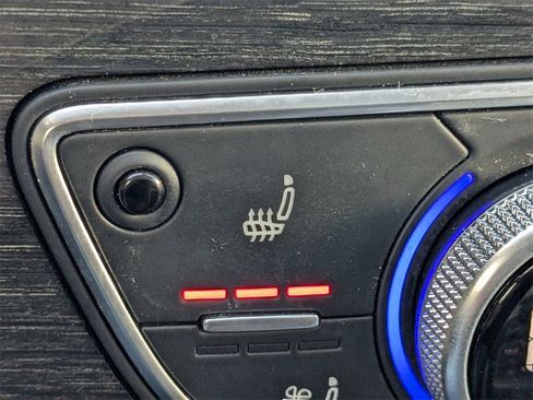 Used 2017 Audi Q7 3.0T Premium Plus w/ Premium Plus Package image 27