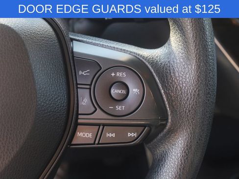 Used 2020 Toyota Corolla LE FWD image 5