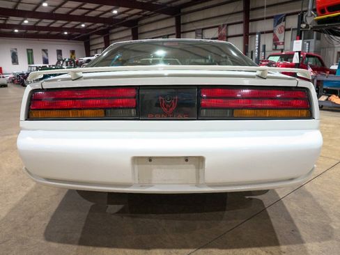 Used 1992 Pontiac Firebird Formula RWD image 7
