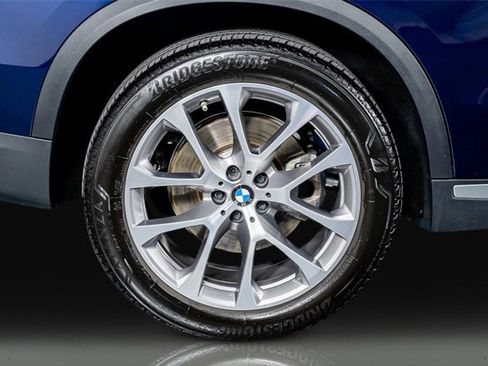 Used 2024 BMW X5 xDrive40i w/ Premium Essential Package image 7