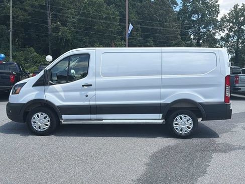 Certified 2025 Ford Transit 250 Low Roof w/ Exterior Upgrade Package RWD image 4
