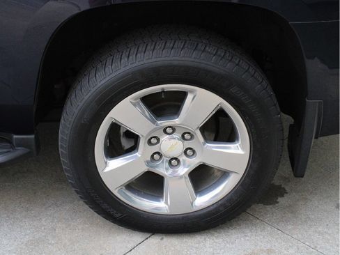 Used 2019 Chevrolet Tahoe LT w/ Luxury Package AWD/4WD image 14