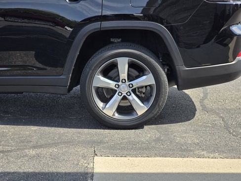 Used 2022 Jeep Grand Cherokee L Limited image 14