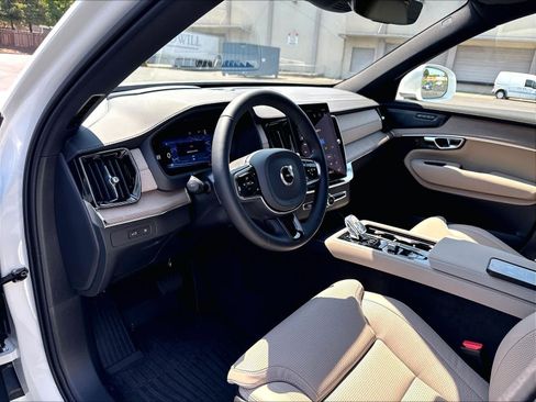New 2026 Volvo XC90 T8 Ultra w/ Protection Package AWD/4WD image 8