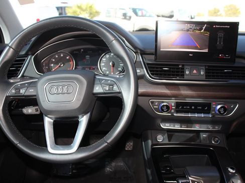 Used 2023 Audi Q5 2.0T Premium w/ Convenience Package AWD/4WD image 17