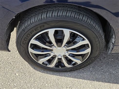 Used 2013 Toyota Corolla LE image 9