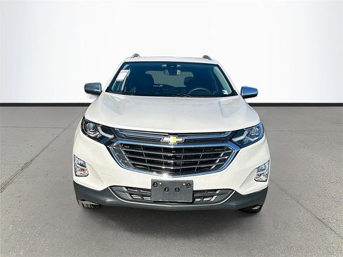 Used 2018 Chevrolet Equinox Premier image 2