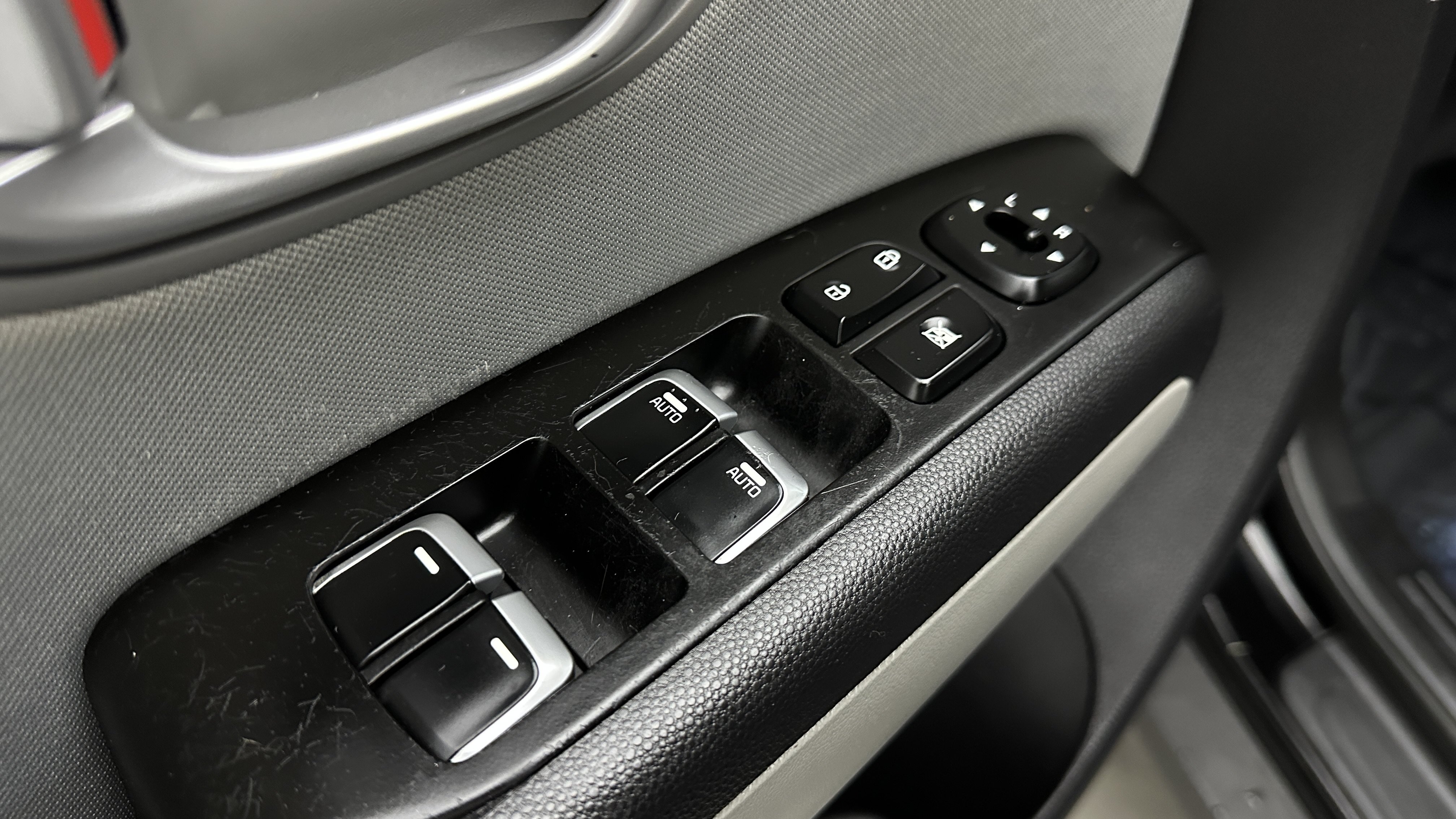 Used 2017 Kia Soul + FWD image 12