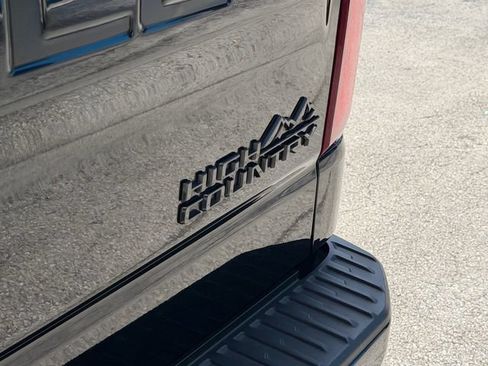 Used 2024 Chevrolet Silverado 1500 High Country w/ Technology Package AWD/4WD image 16