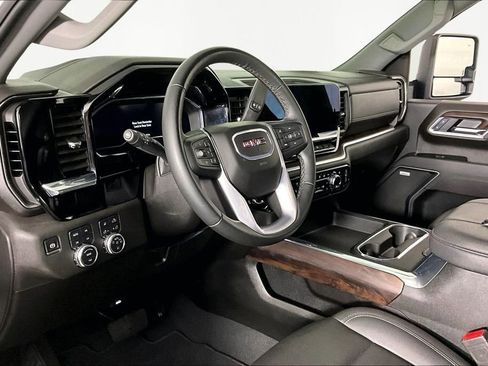 Used 2025 GMC Sierra 2500 SLT w/ SLT Premium Package image 18