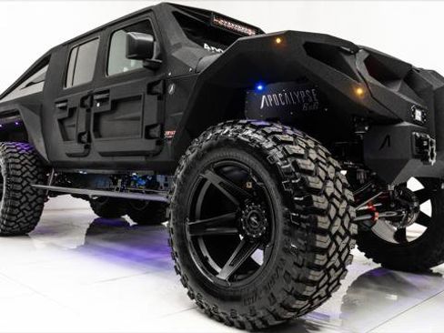 Used 2025 Jeep Gladiator Sport image 6