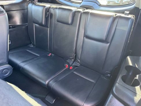 Used 2019 Toyota Highlander SE image 32