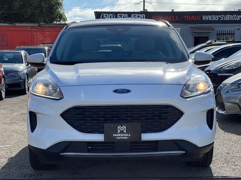 Used 2020 Ford Escape SE FWD image 2
