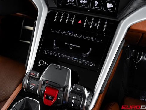 Used 2019 Lamborghini Urus image 29