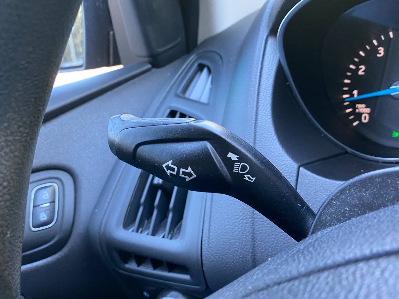 Used 2017 Ford Focus SEL FWD image 24