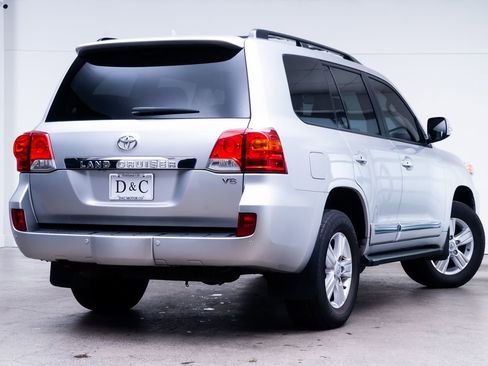 Used 2015 Toyota Land Cruiser AWD/4WD image 7