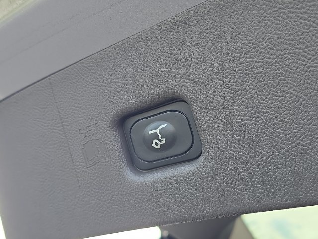 Certified 2023 Lincoln Nautilus AWD w/ Premium Package image 28