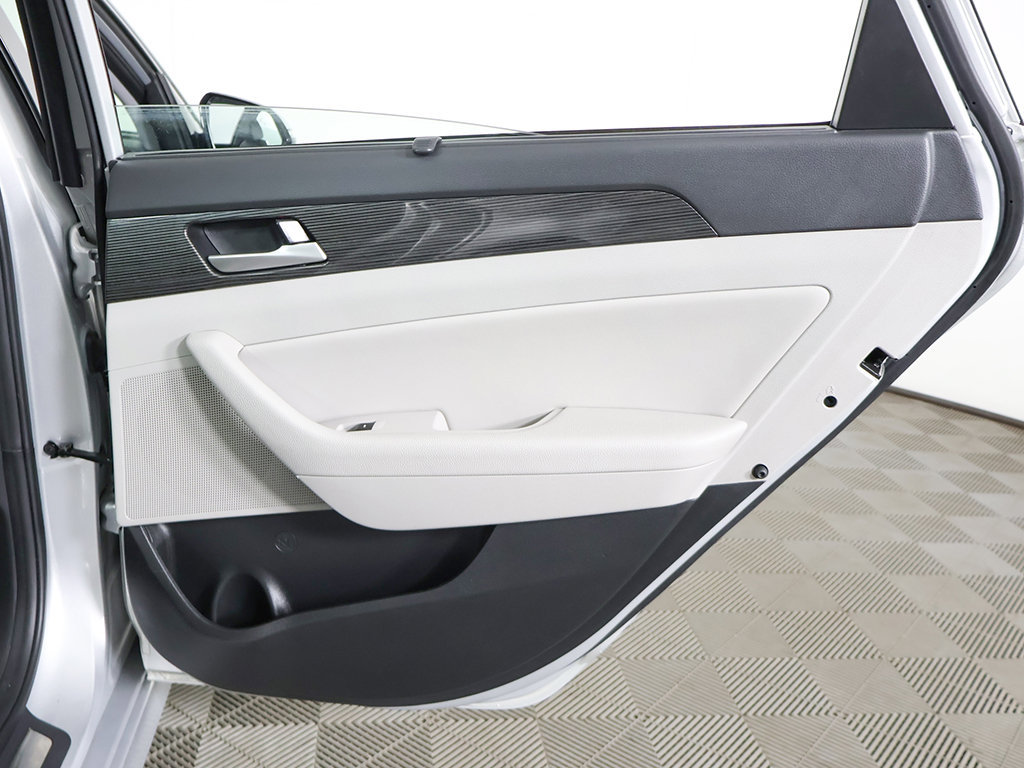 Used 2019 Hyundai Sonata Limited w/ Ultimate Package 04 FWD image 28