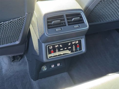 Used 2019 Audi e-tron Prestige w/ Prestige Package image 17