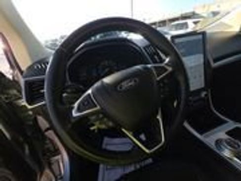 Used 2023 Ford Edge SEL w/ Convenience Package image 6