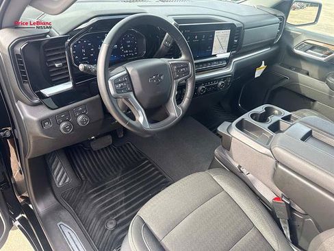 Used 2026 Chevrolet Silverado 1500 RST AWD/4WD image 17