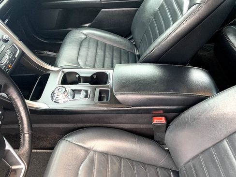 Used 2017 Ford Fusion SE w/ Fusion SE Technology Package image 13