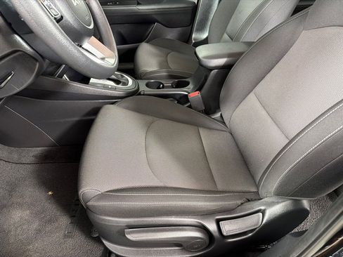 Used 2023 Kia Forte LXS image 12