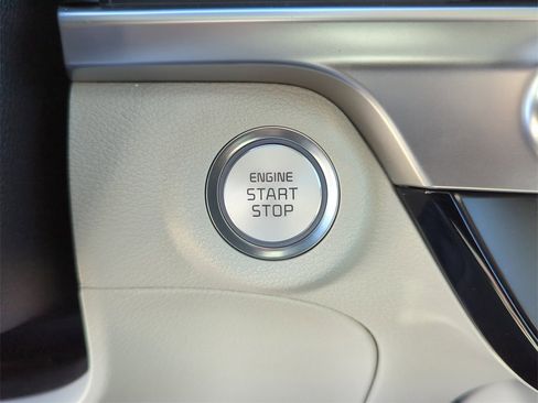 New 2025 Kia Telluride S image 28