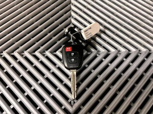 Used 2021 Toyota Tacoma SR5 image 9