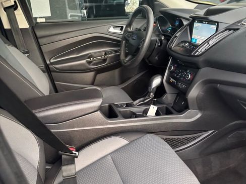Used 2019 Ford Escape SE image 15
