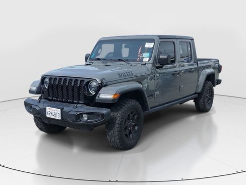 Used 2023 Jeep Gladiator Willys AWD/4WD image 3